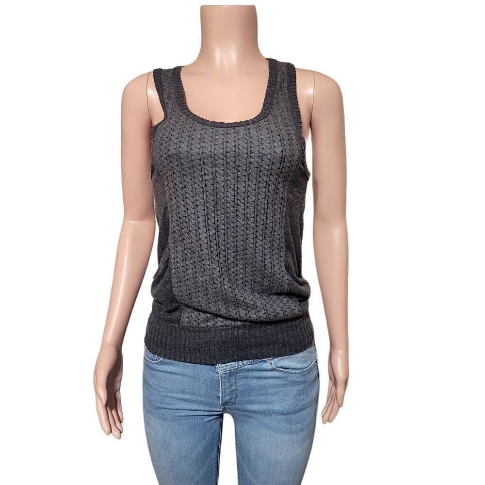Lux gray knit crochet sleeveless tak top with pockets M